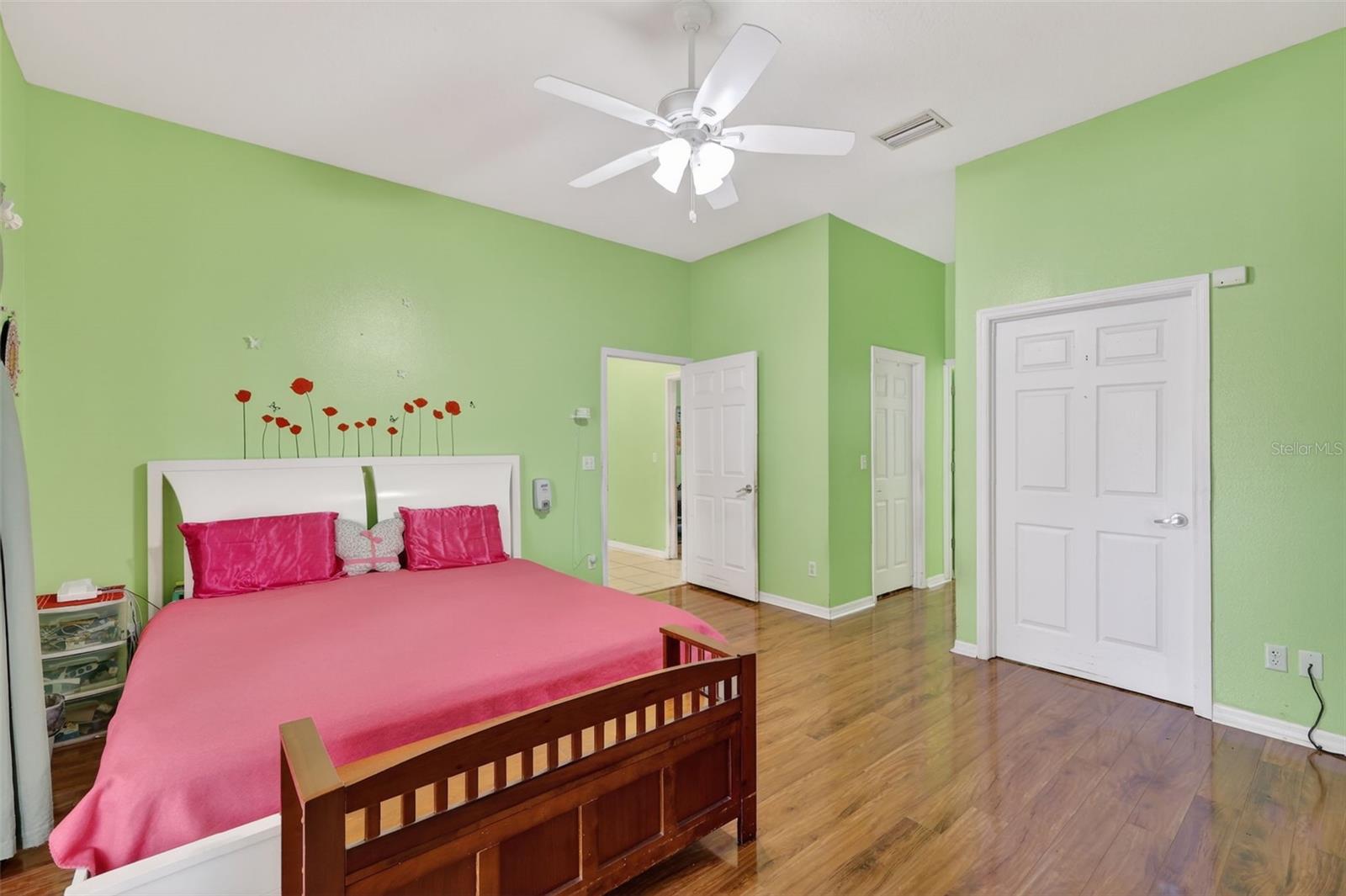 LAKE CRESCENT HILLS SUB - Residential