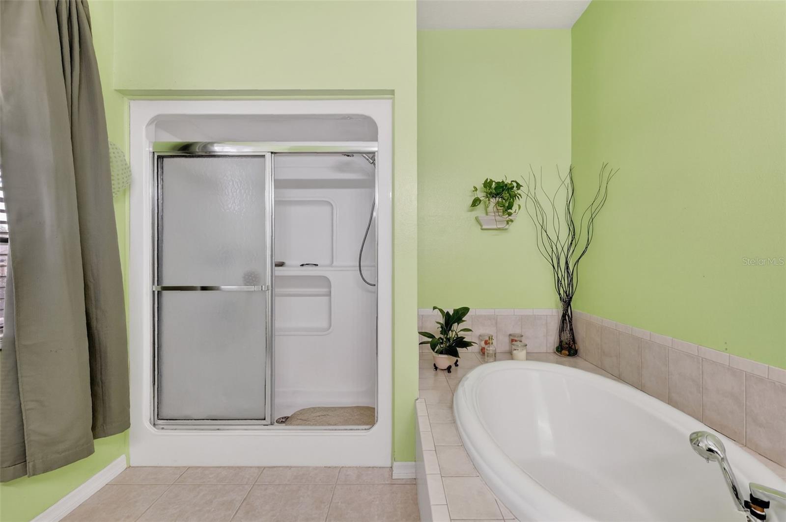 LAKE CRESCENT HILLS SUB - Residential