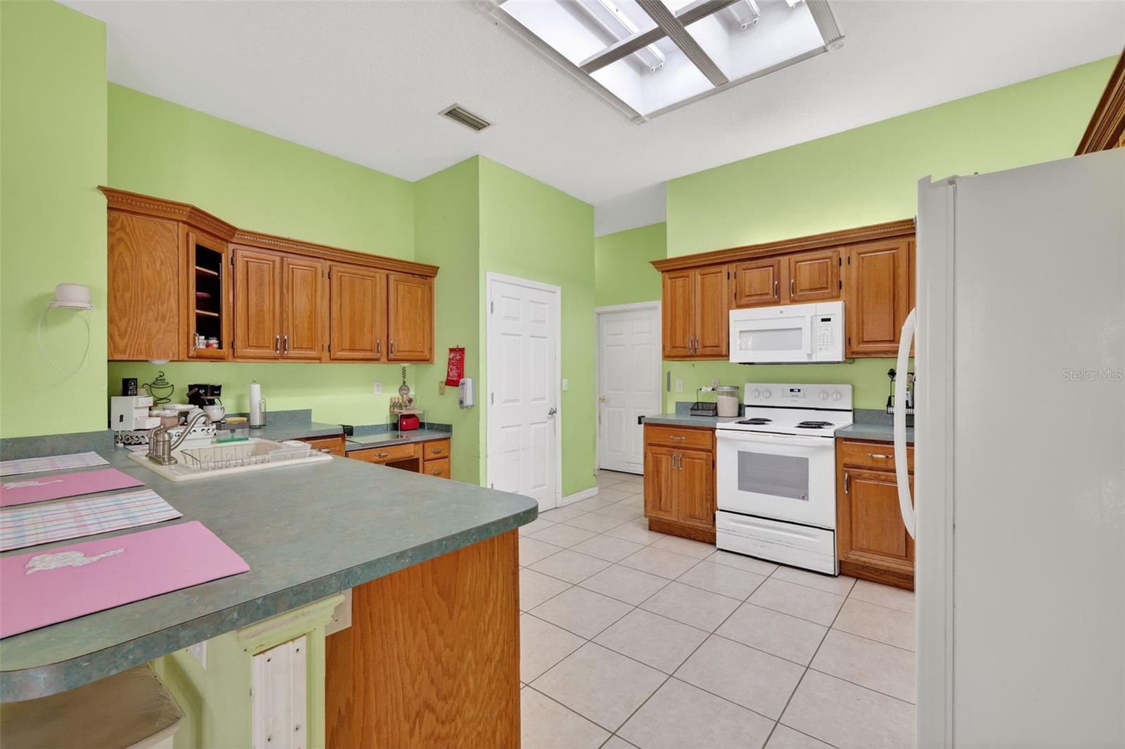 LAKE CRESCENT HILLS SUB - Residential