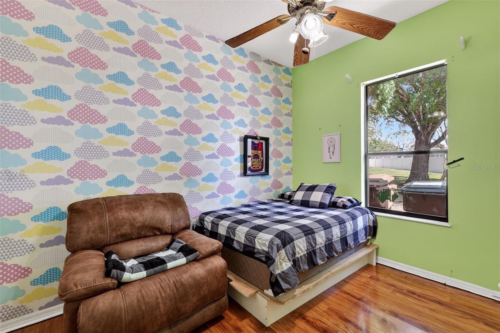 LAKE CRESCENT HILLS SUB - Residential