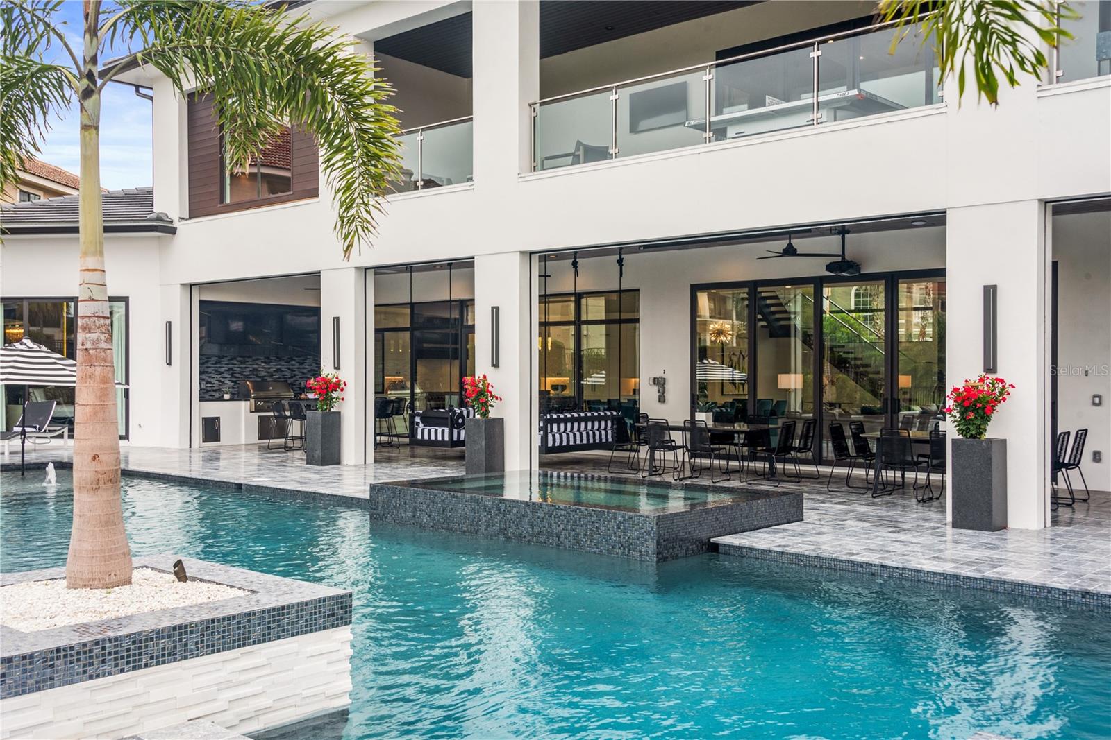 REUNION WEST VLGS NORTH - Residential