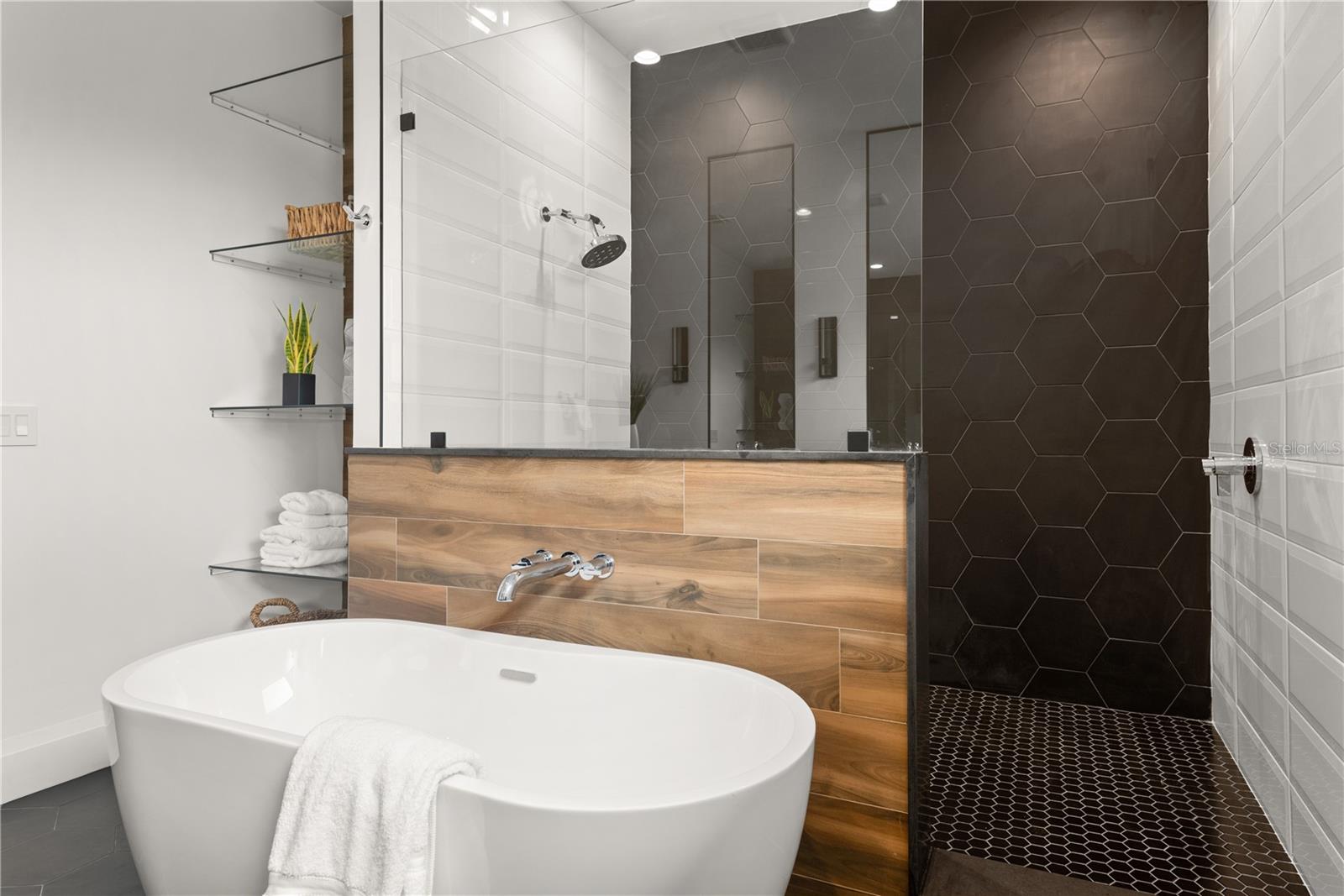 REUNION WEST VLGS NORTH - Residential