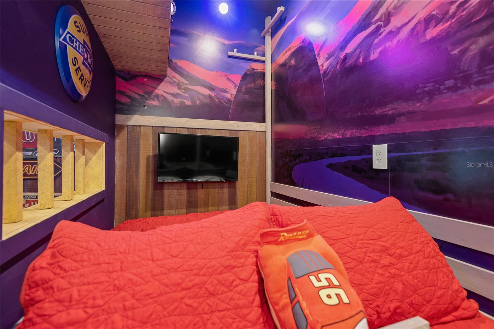 REUNION WEST VLGS NORTH - Residential