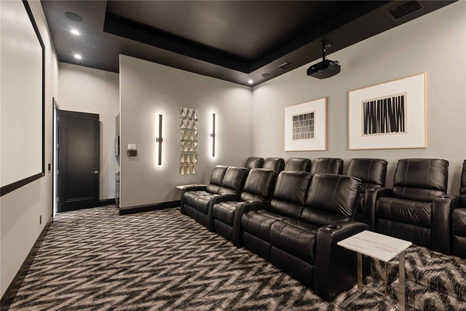 REUNION WEST VLGS NORTH - Residential