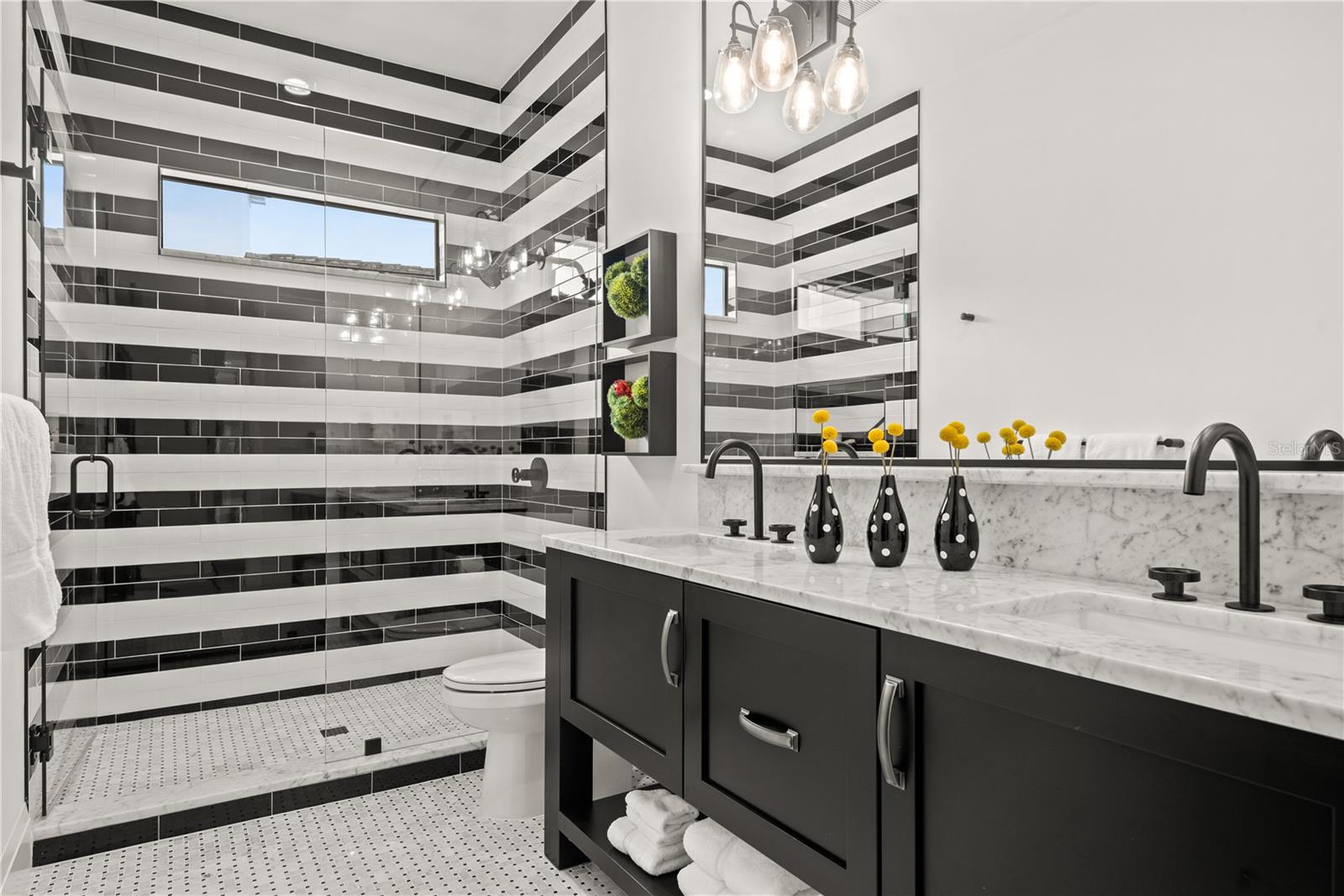 REUNION WEST VLGS NORTH - Residential