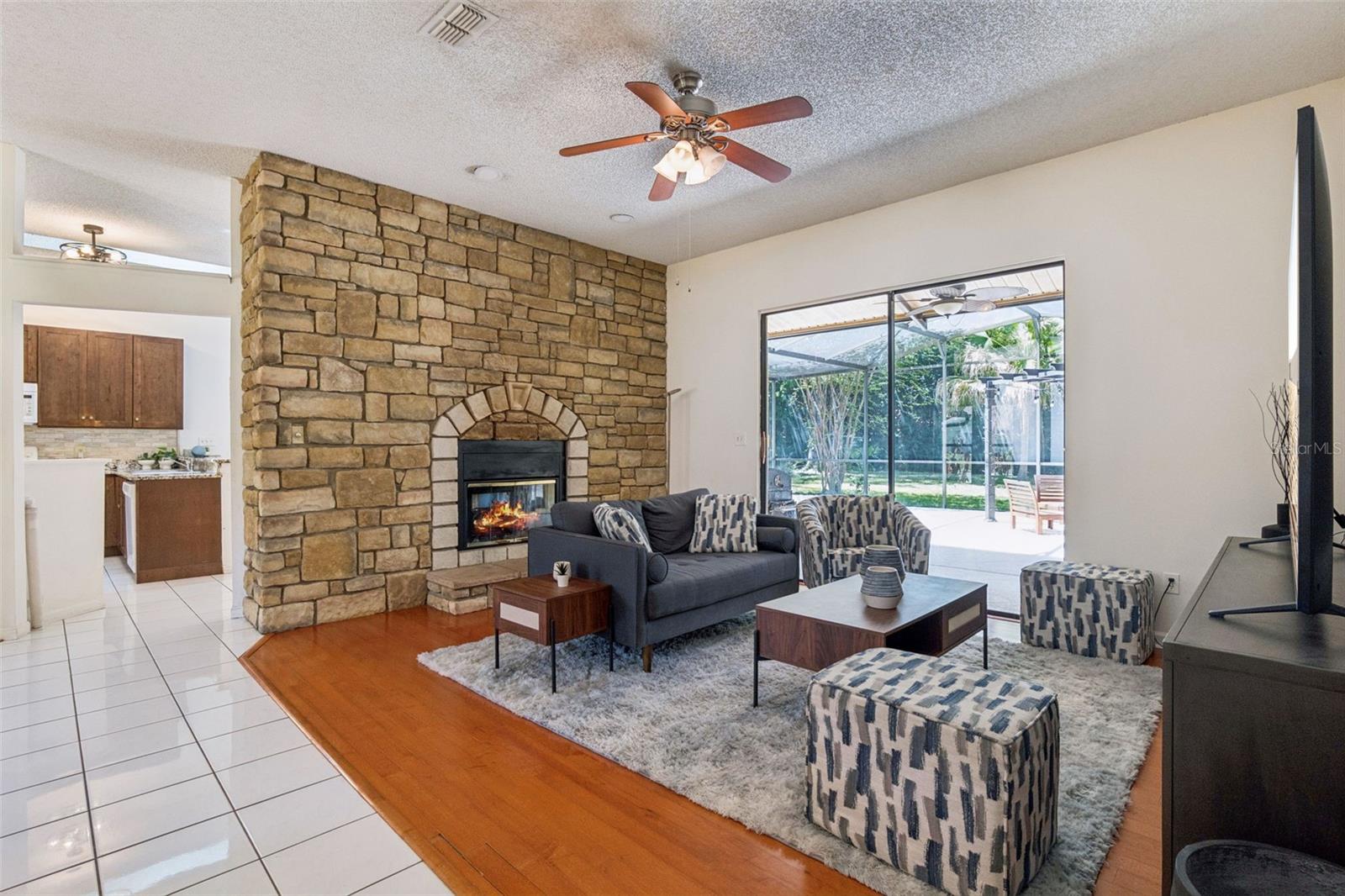 1462 DEER LAKE CIRCLE