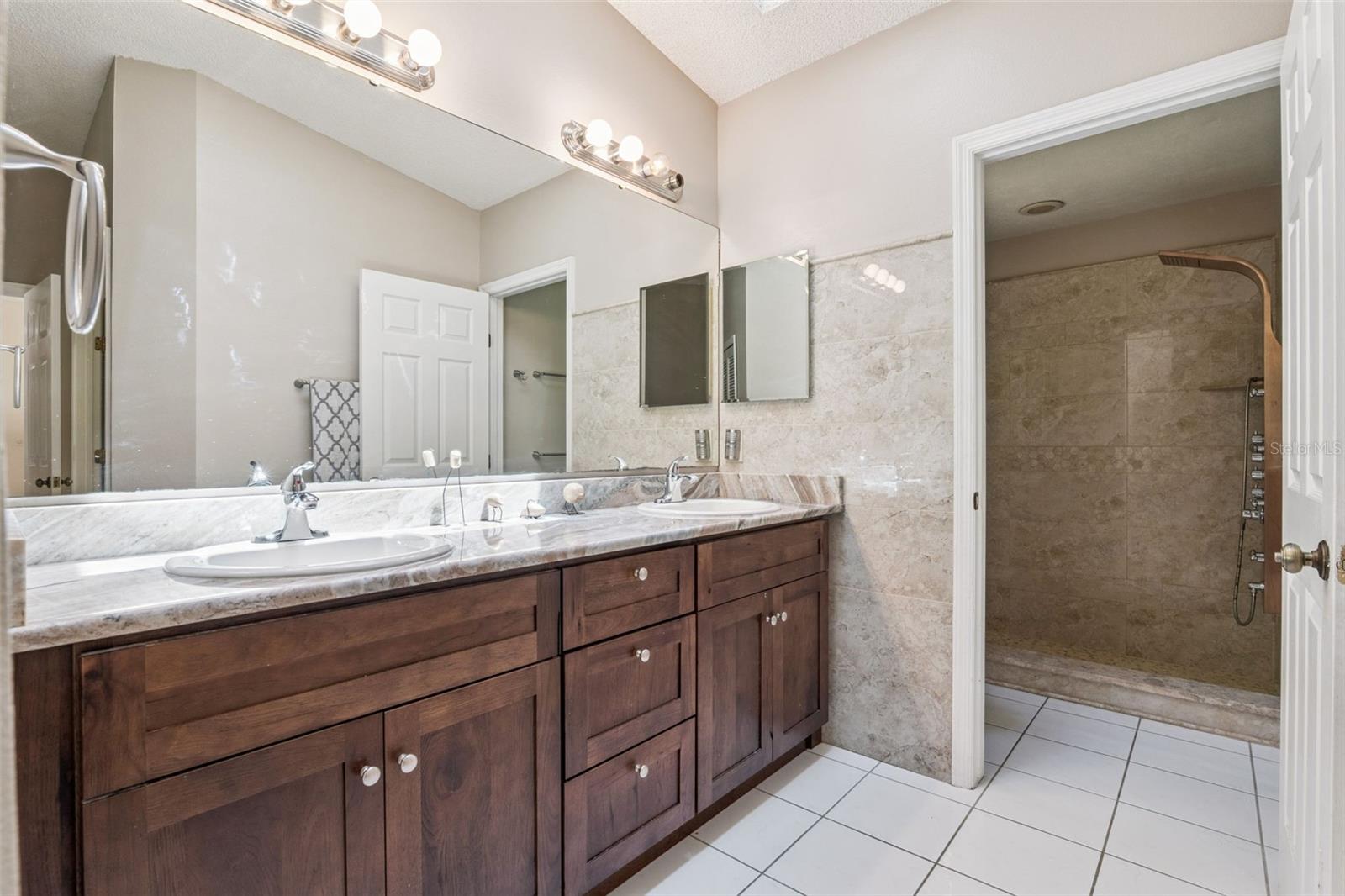 DEER LAKE RUN - Residential