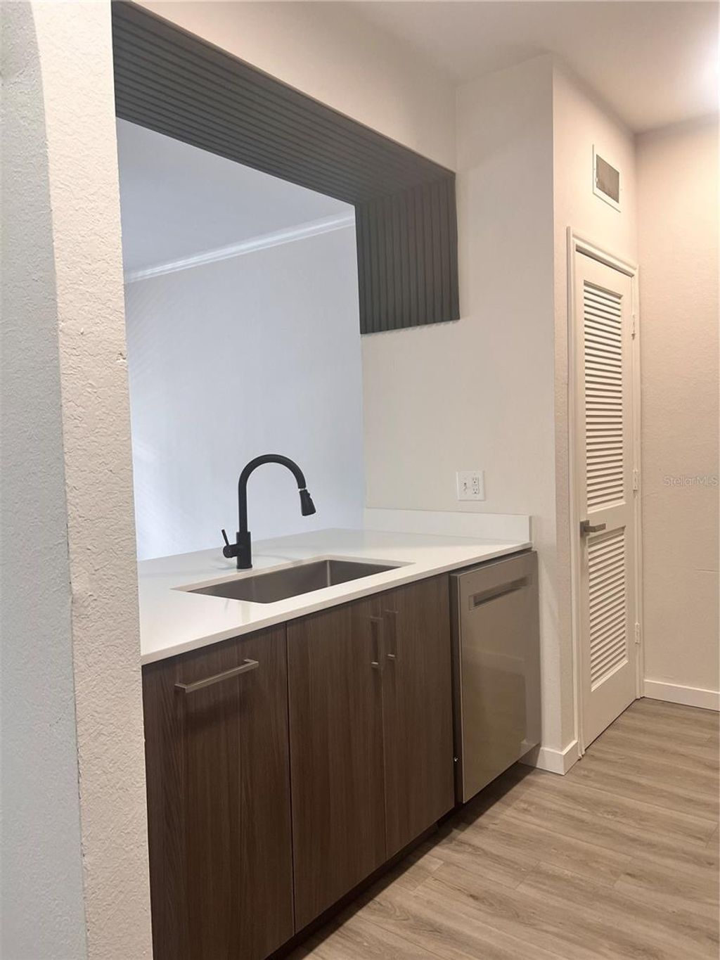 Photo of 860 N Orange Avenue #417, Orlando, FL 32801 (MLS # O6342102)