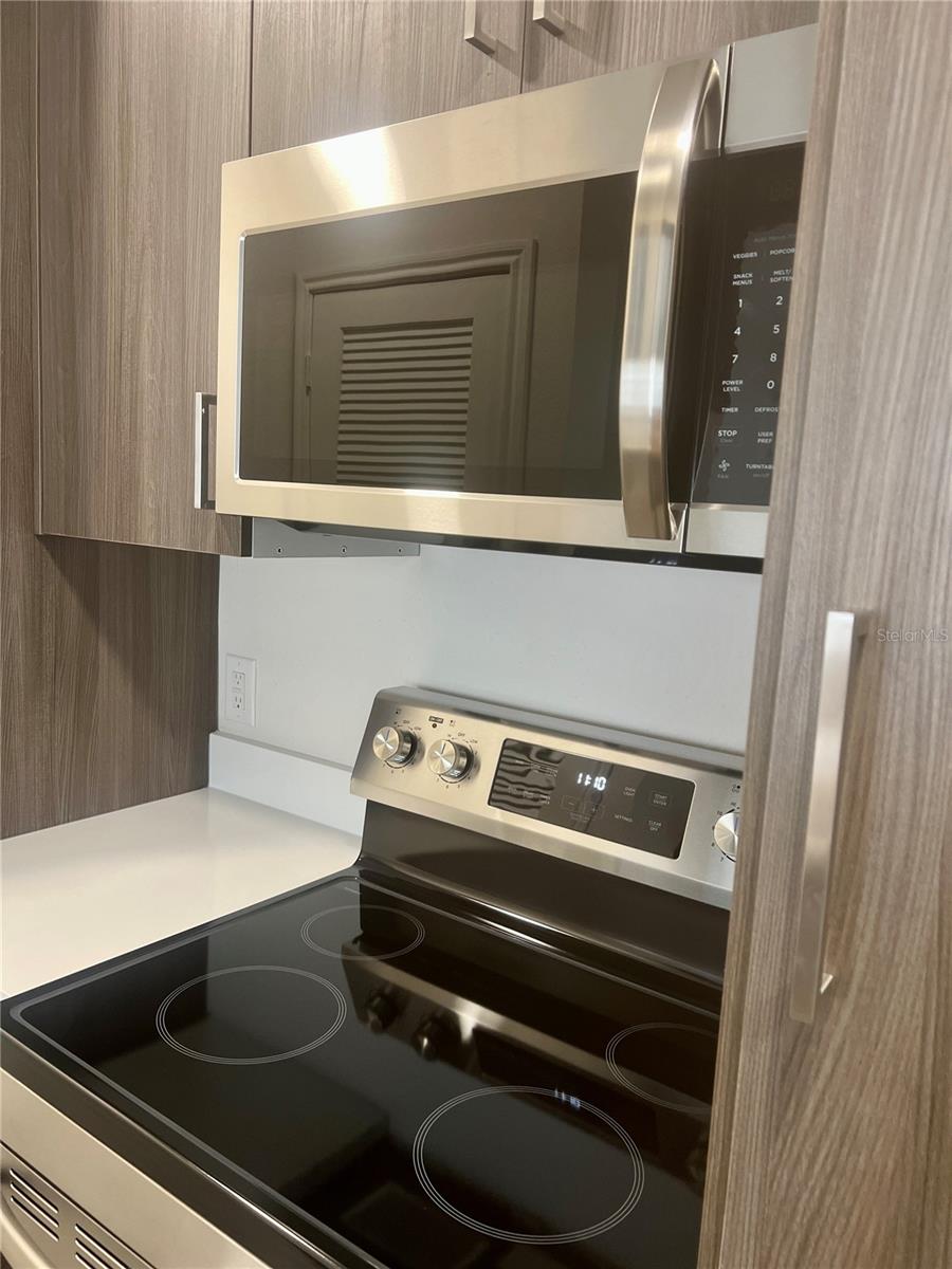 860 N ORANGE AVENUE 417