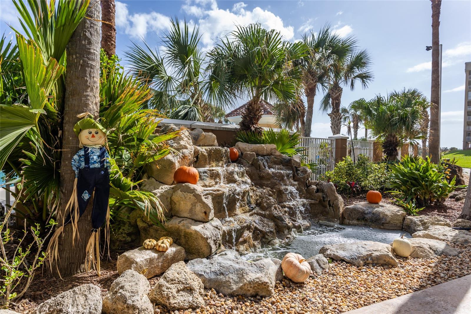 SURF CLUB 1 - Residential Lease