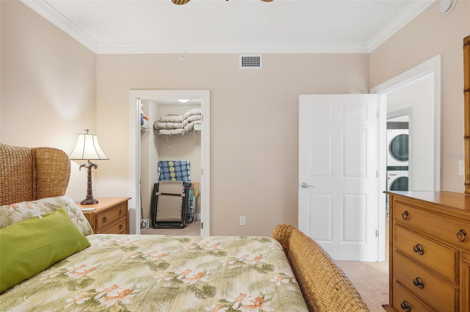 SURF CLUB 1 - Residential Lease