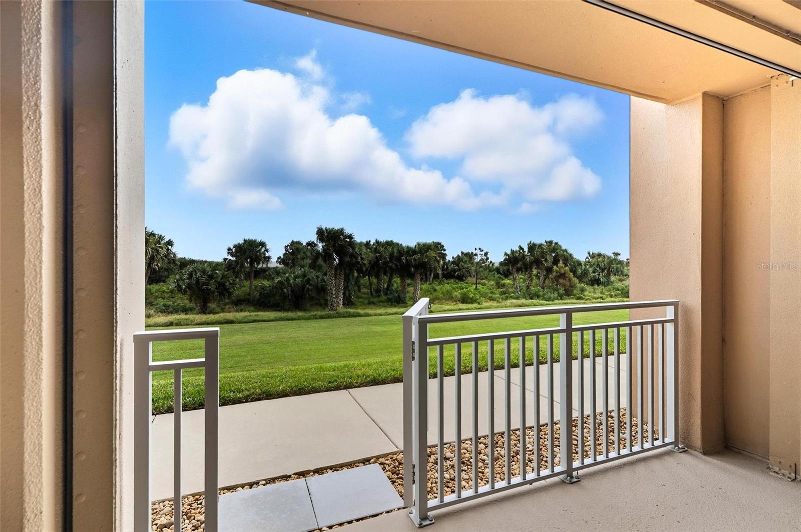 SURF CLUB 1 - Residential Lease