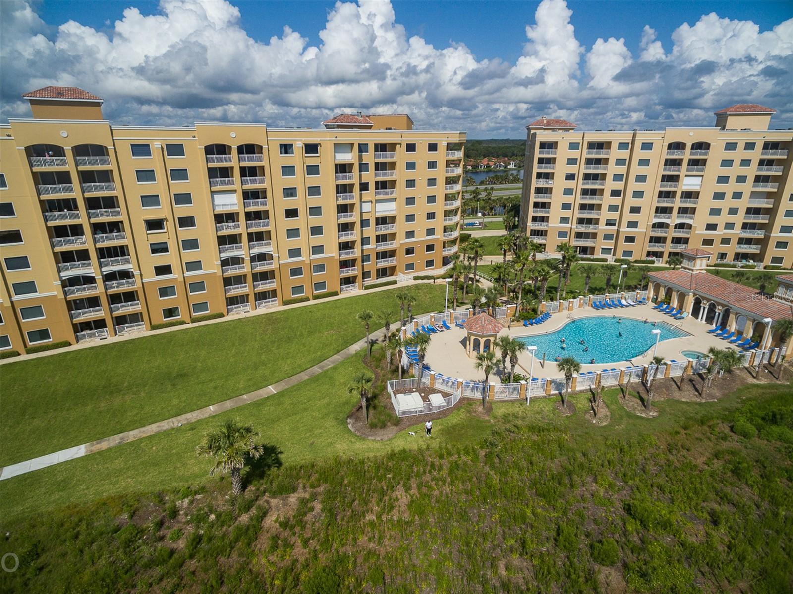 SURF CLUB 1 - Residential Lease