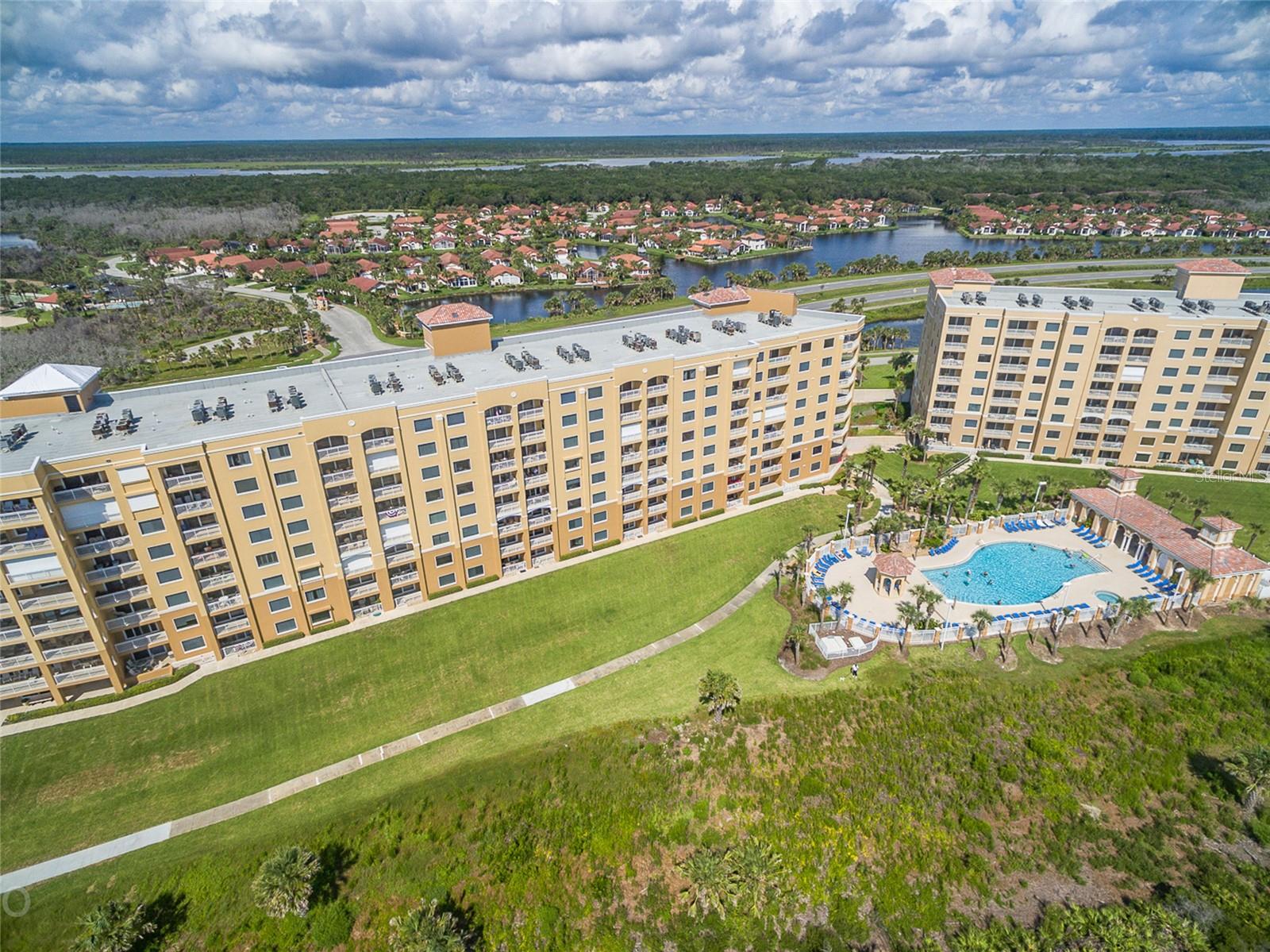 SURF CLUB 1 - Residential Lease