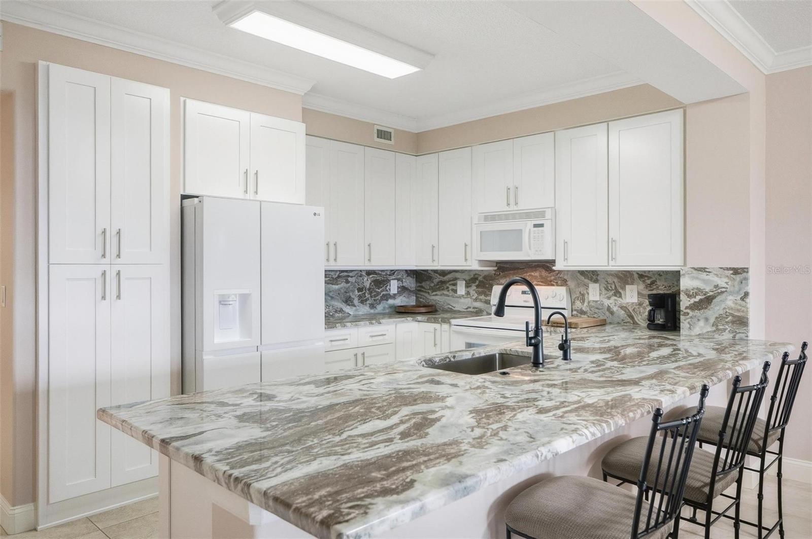 SURF CLUB 1 - Residential Lease