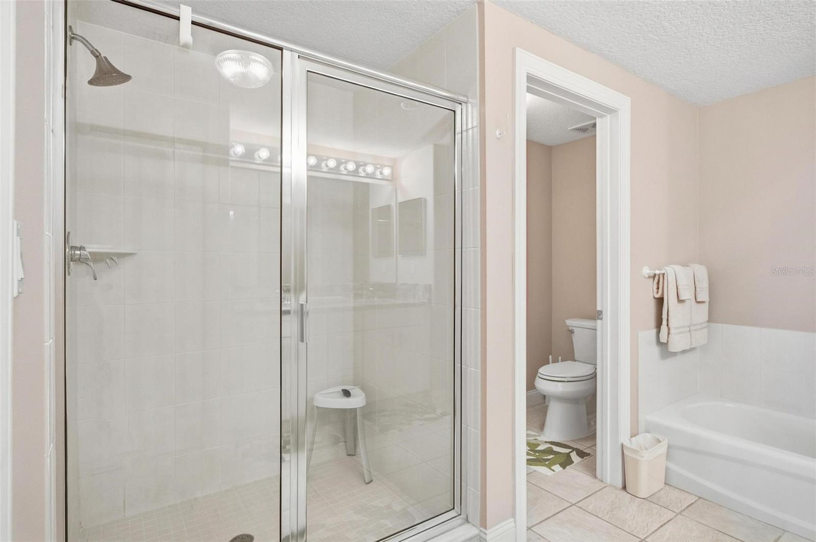 SURF CLUB 1 - Residential Lease