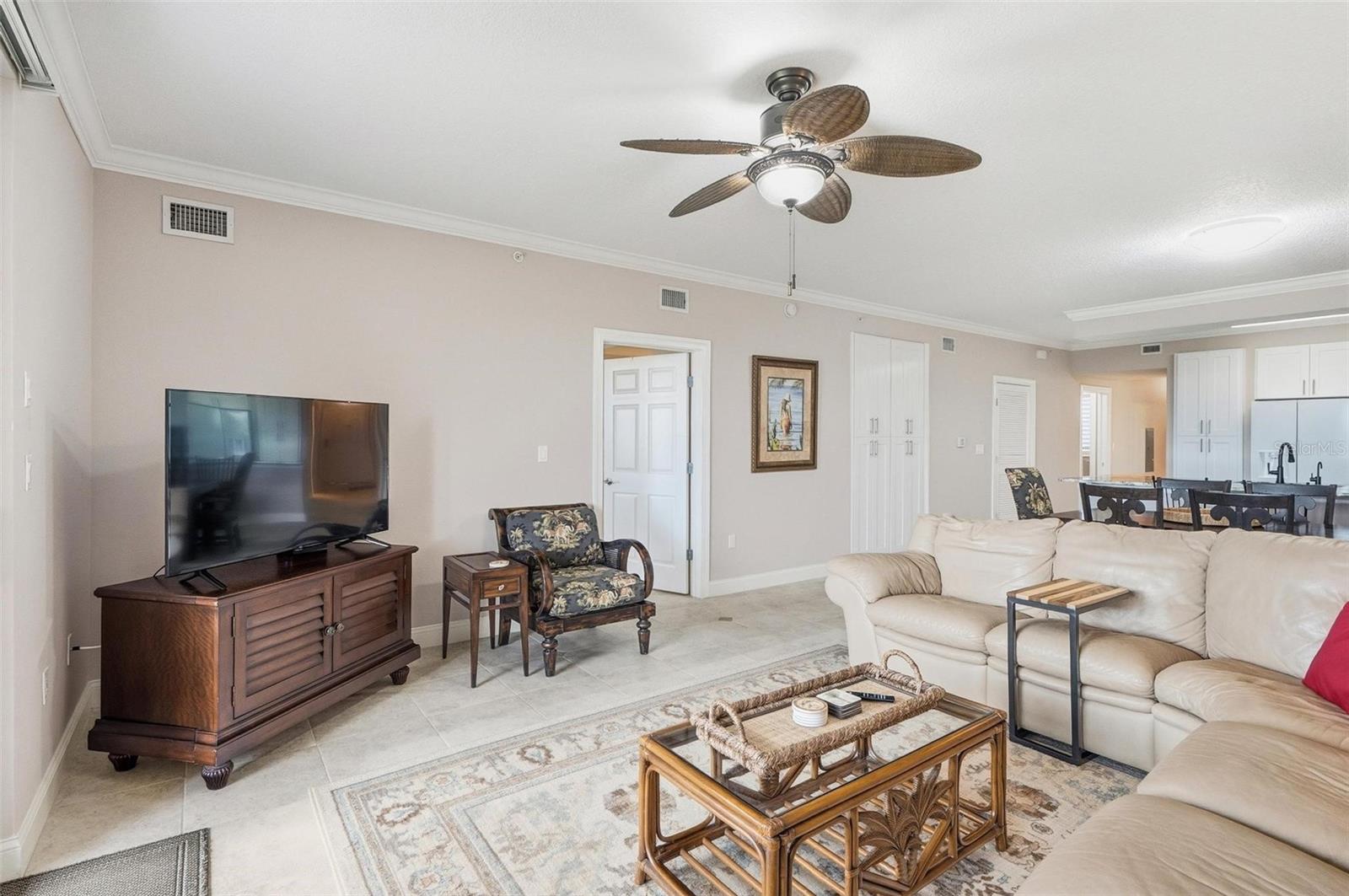 SURF CLUB 1 - Residential Lease