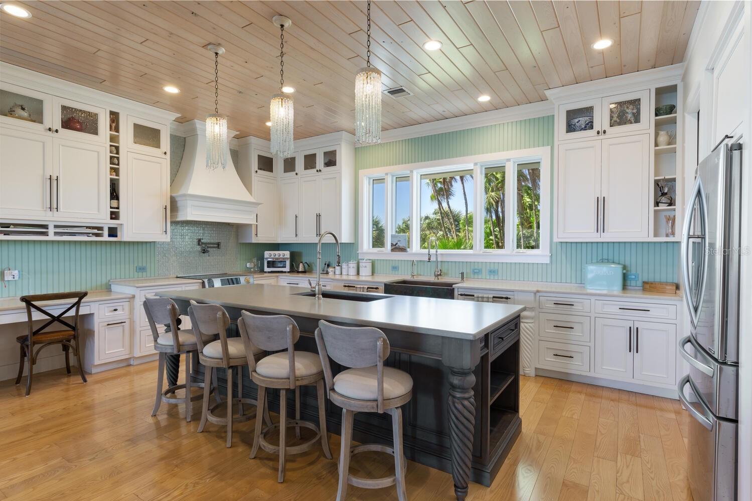 LONGBOAT KEY - Residential