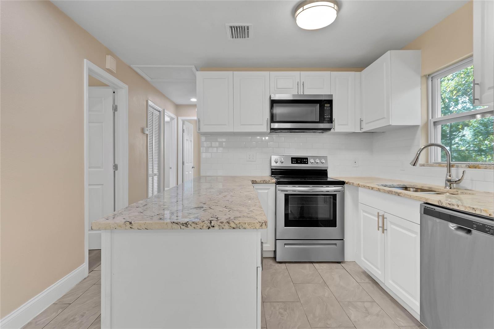 LEES 1ST ADD TO OVIEDO - Residential