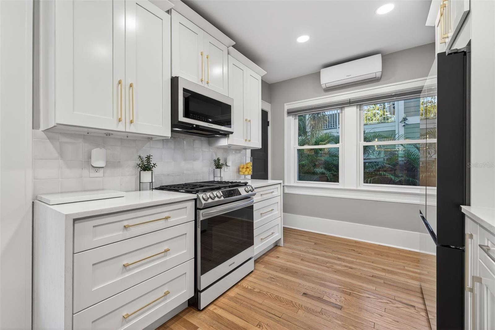 BAY SHORE REV - Residential