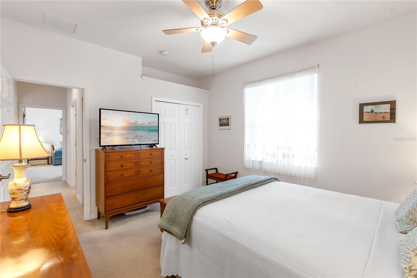 THREE OAKS - Residential