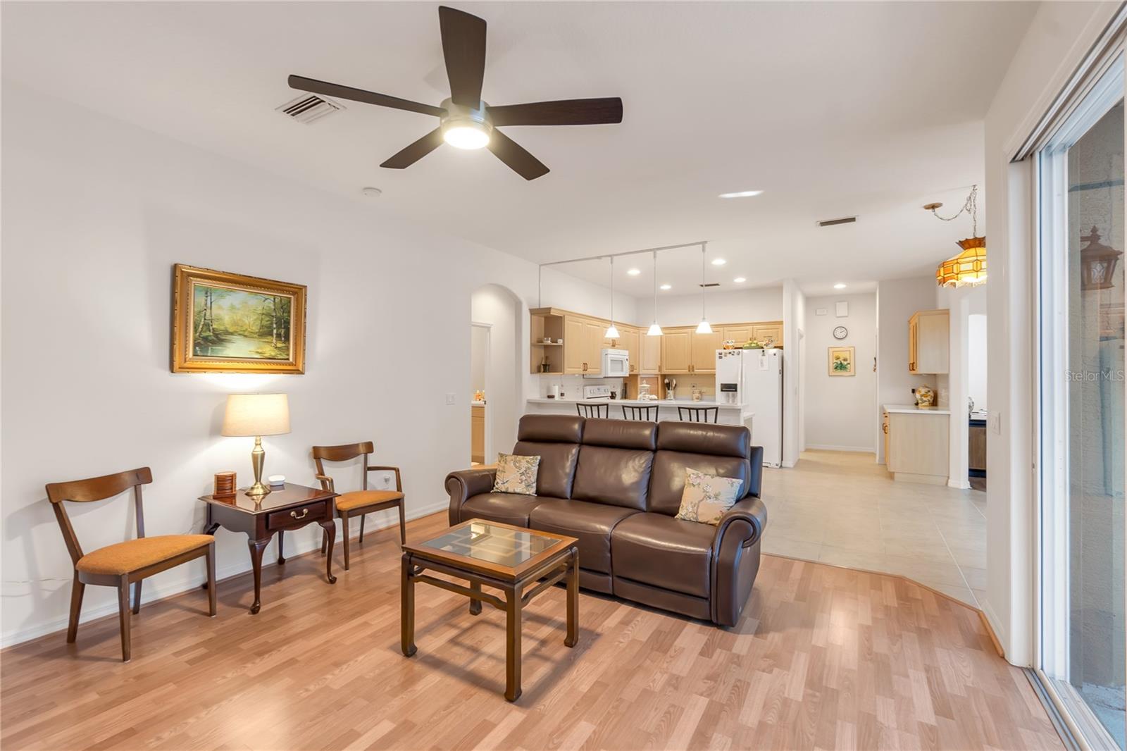 THREE OAKS - Residential