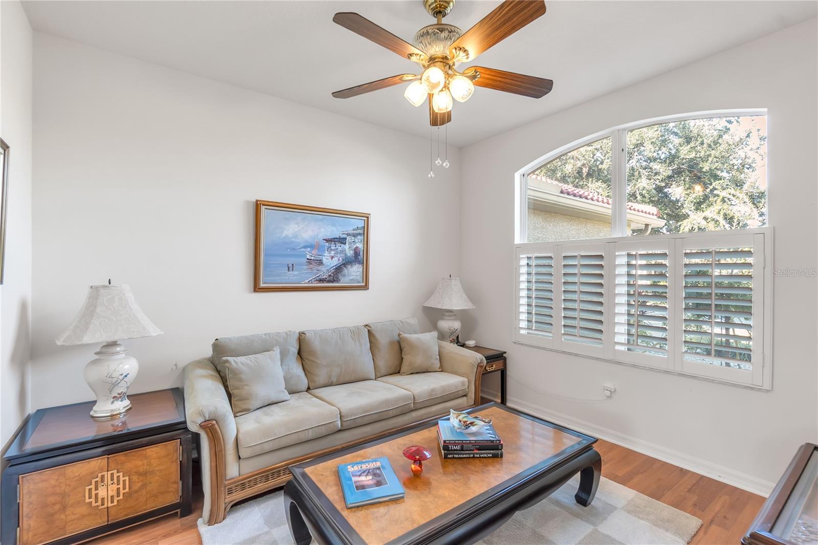 THREE OAKS - Residential