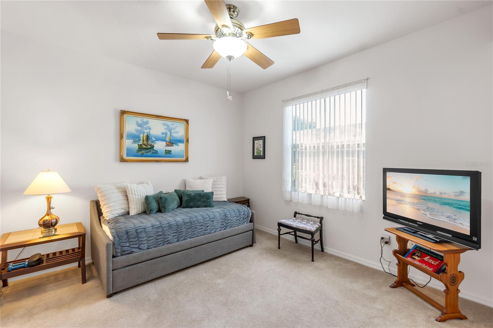 THREE OAKS - Residential