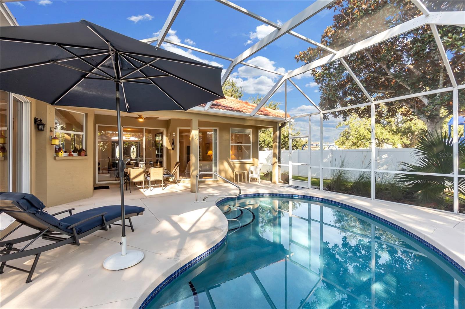 THREE OAKS - Residential