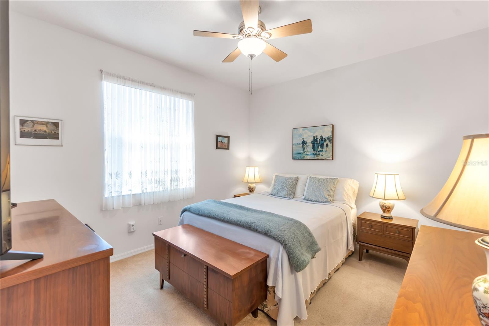 THREE OAKS - Residential