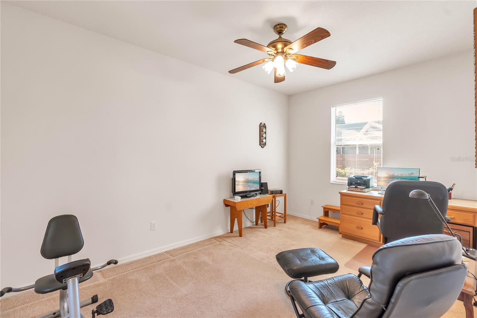 THREE OAKS - Residential