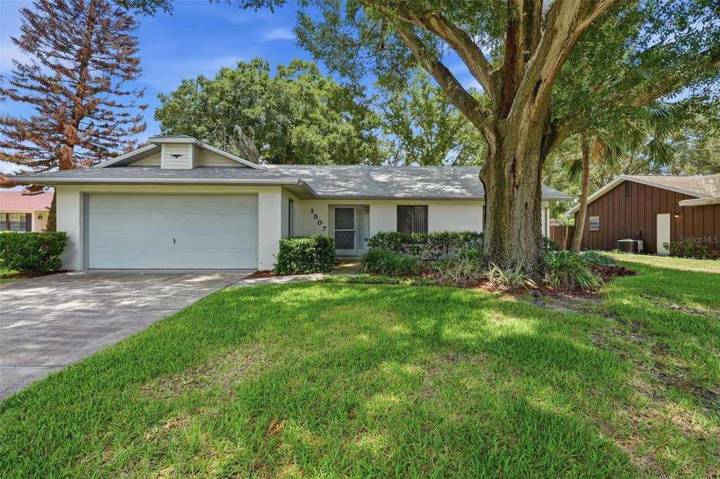 Photo of 1507 Blackberry Court, Eustis, FL 32726 (MLS # O6420675)