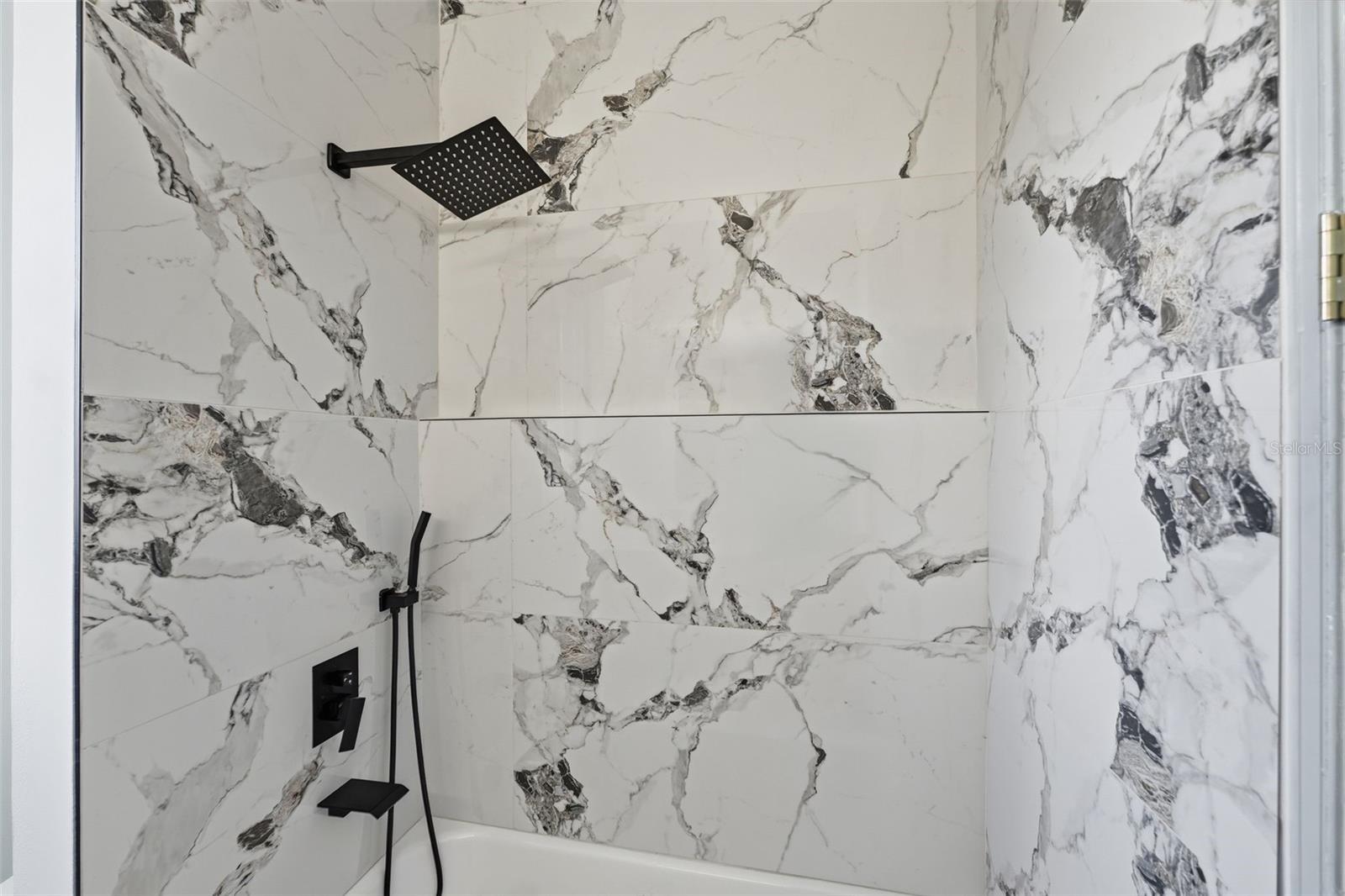 SILVER MEADOWS - Residential