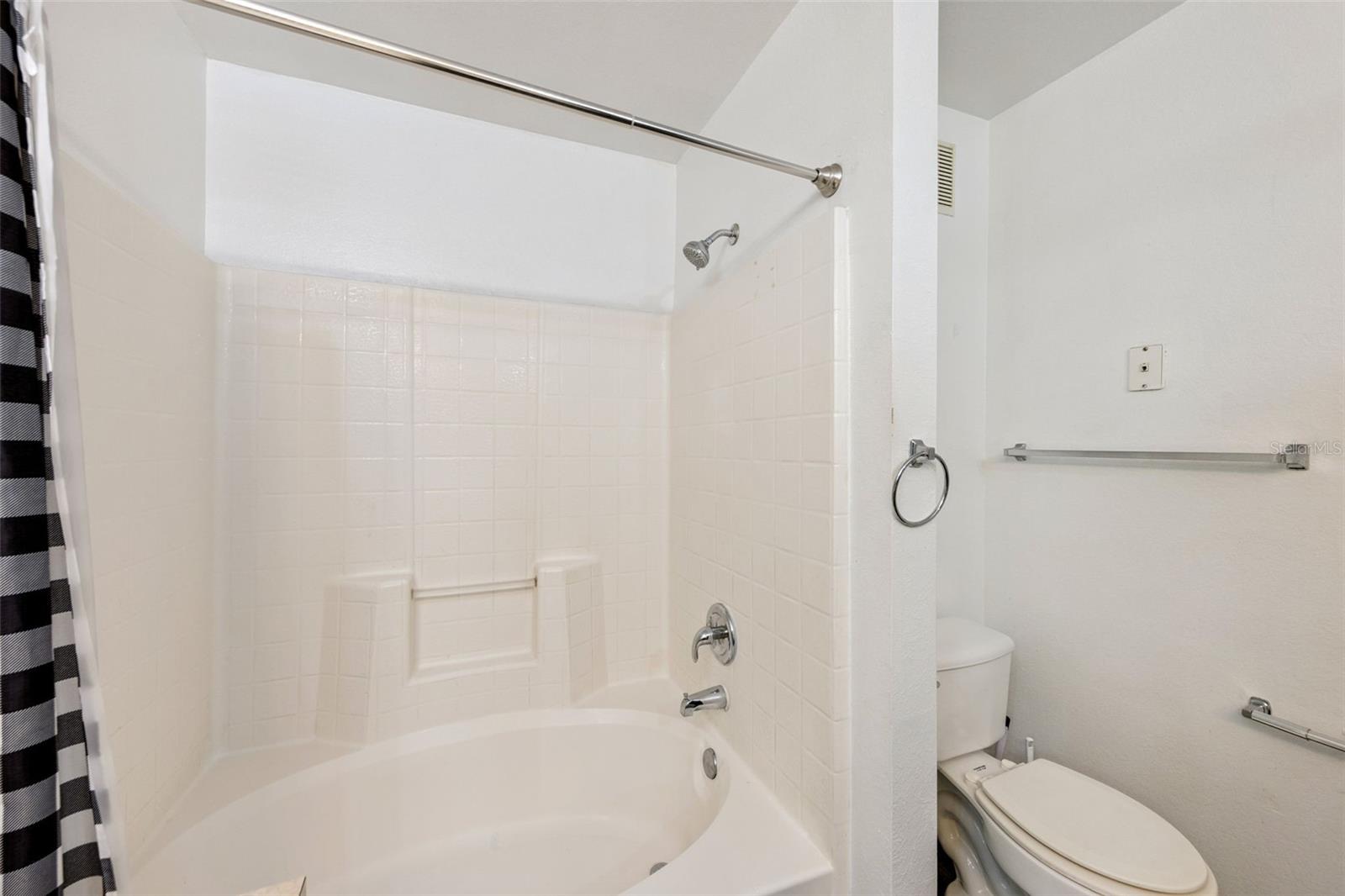 GRAND RESERVE/KIRKMAN PARKE CO - Residential