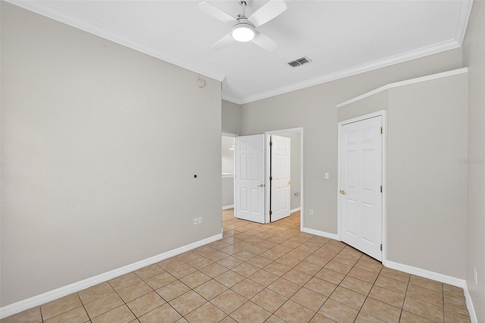 HUNTERS POINTE AT HUNTERS RESERVE A CONDO - Residential