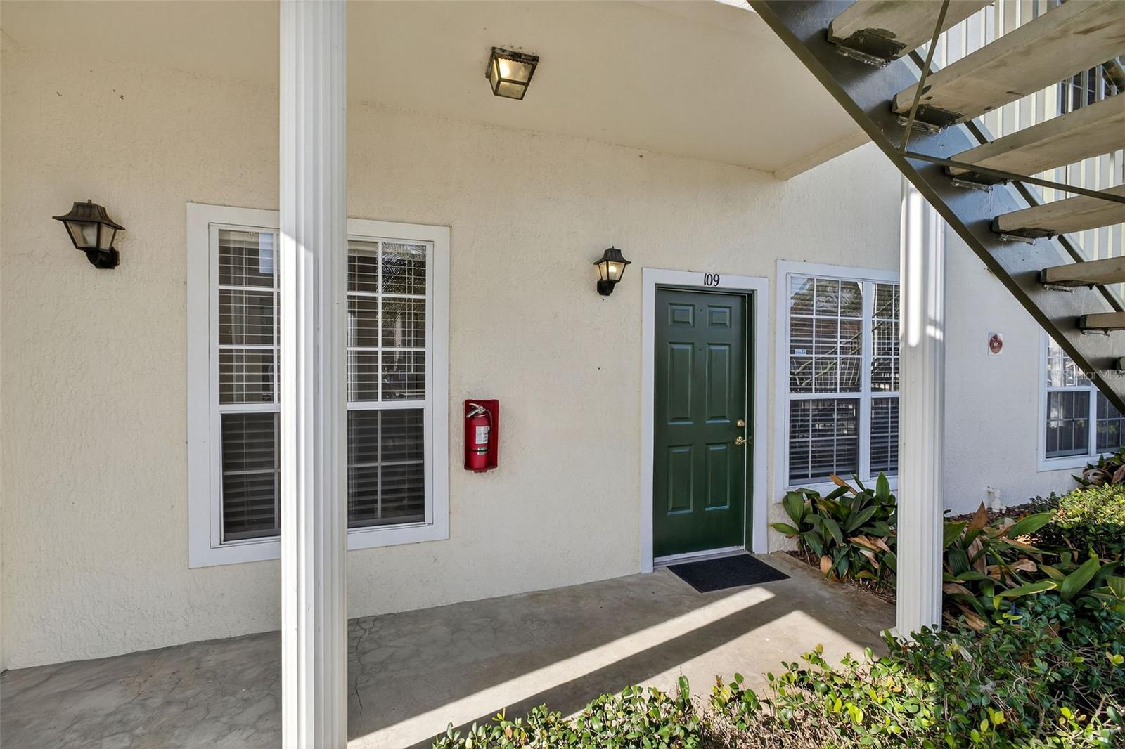 HUNTERS POINTE AT HUNTERS RESERVE A CONDO - Residential