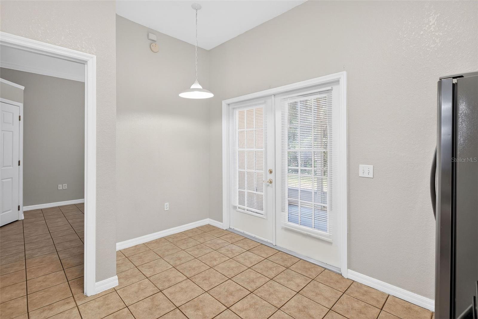 HUNTERS POINTE AT HUNTERS RESERVE A CONDO - Residential