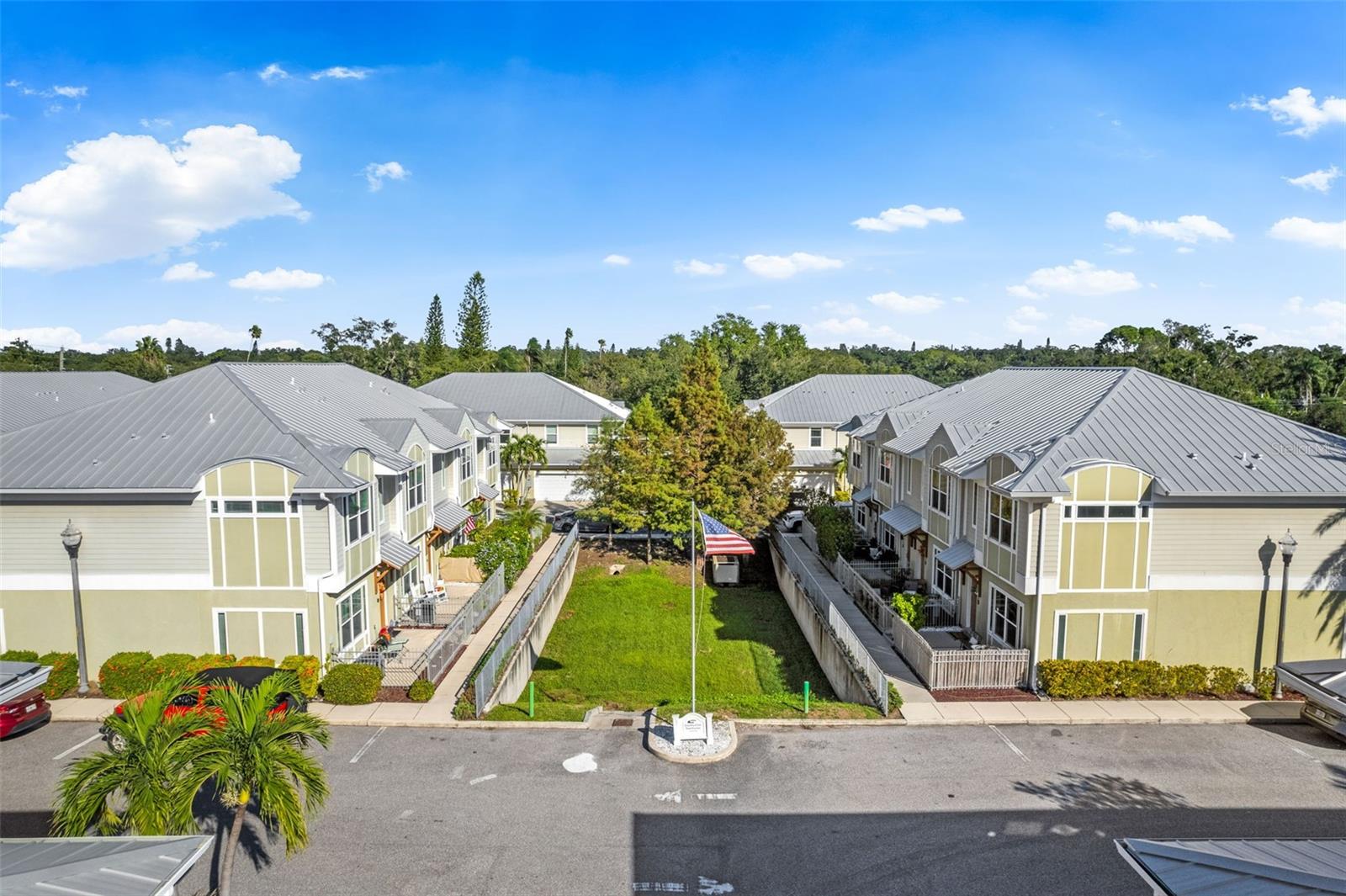 1282 CALUSA CIRCLE
