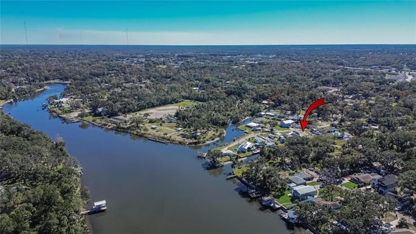 8615 PARKWAY CIR, RIVERVIEW, FL 33569 - Image b10d9c9052bf00a7e3ec00a615a0f234/1542203926