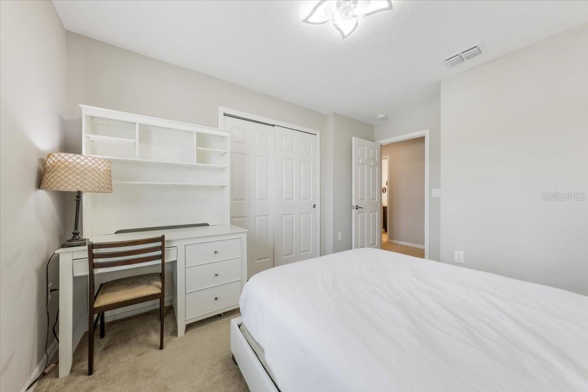 LAUREL ESTATES - Residential Lease