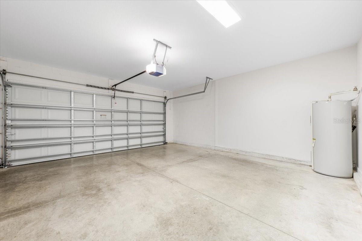 LAUREL ESTATES - Residential Lease