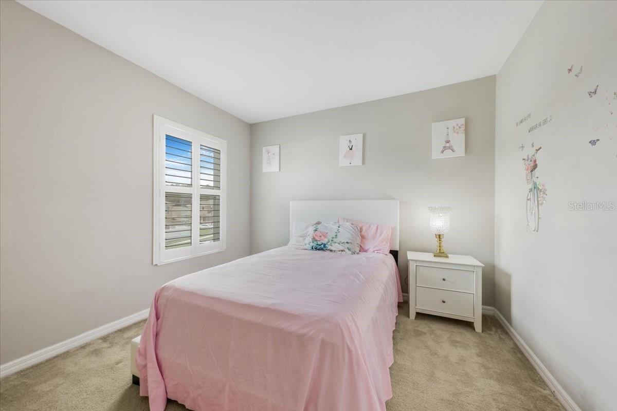 LAUREL ESTATES - Residential Lease