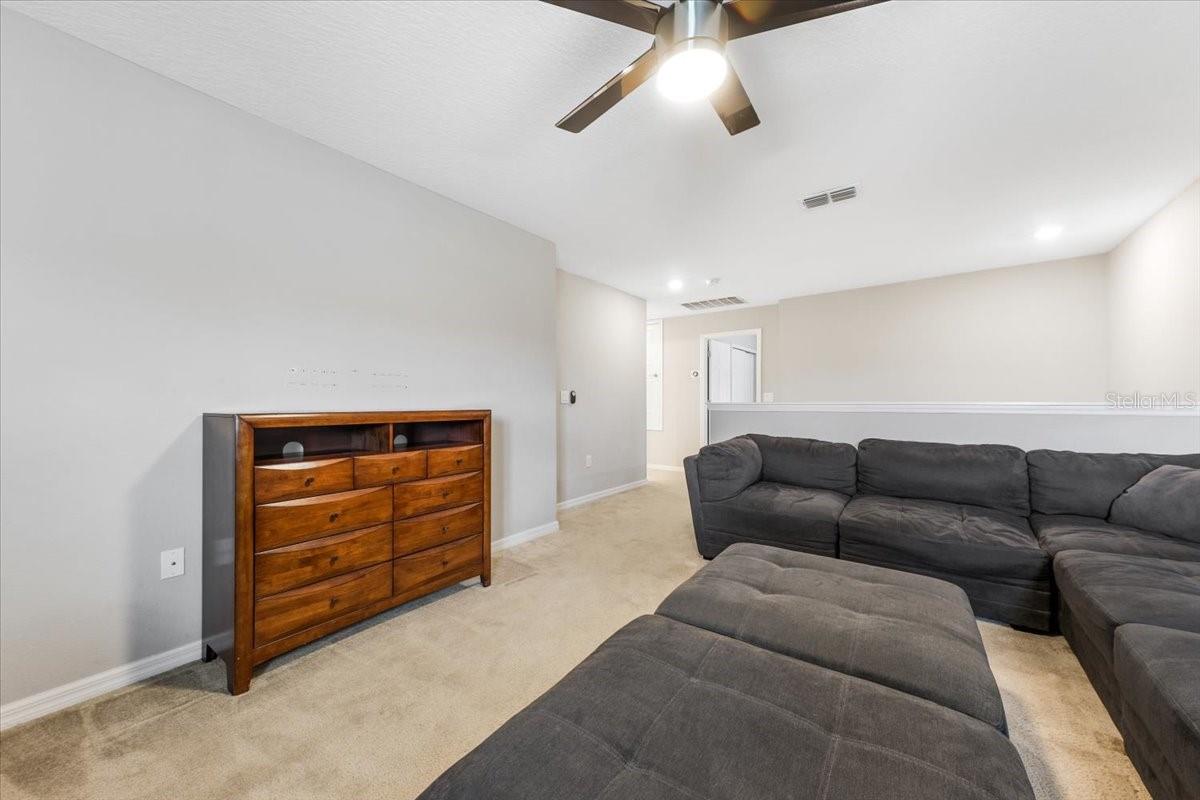 LAUREL ESTATES - Residential Lease