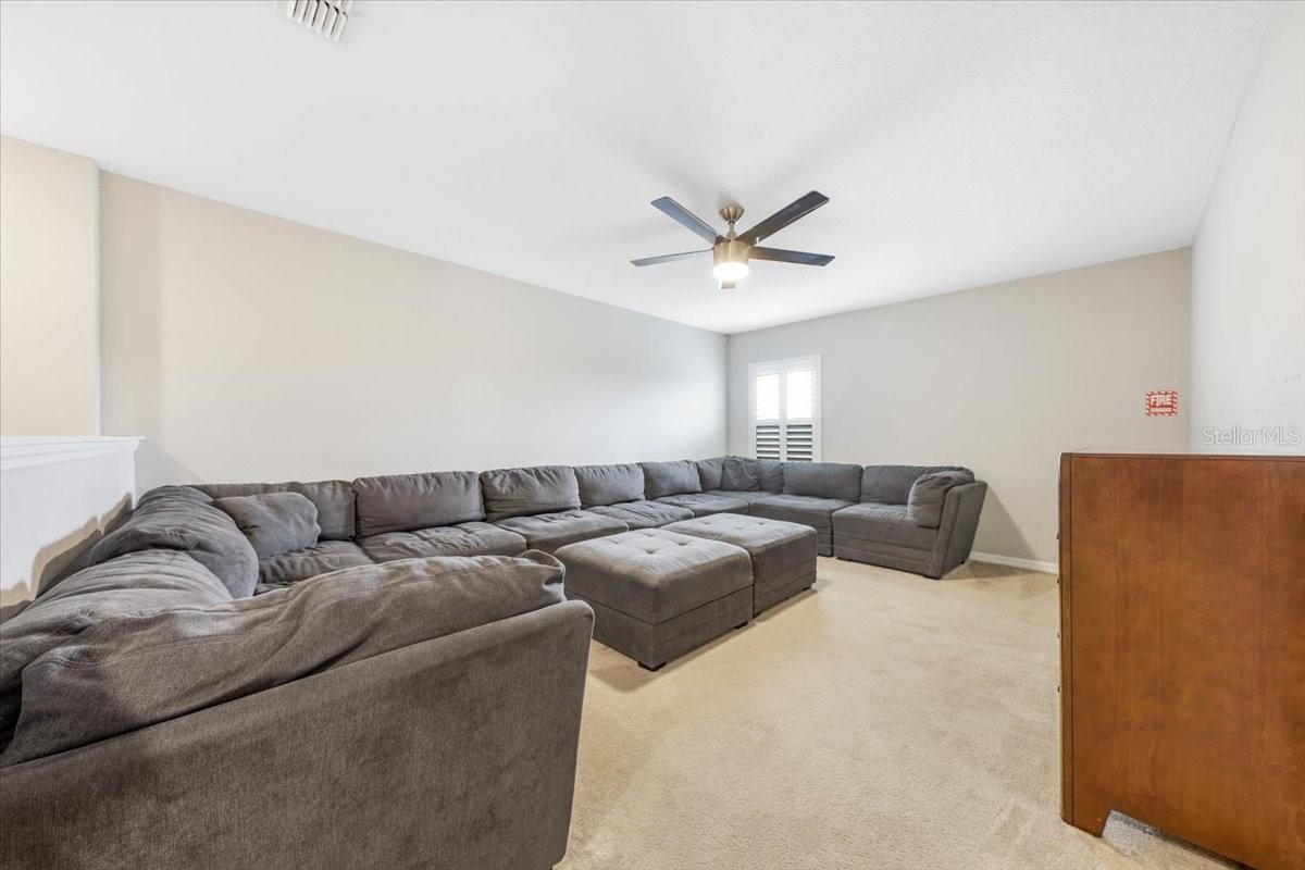 LAUREL ESTATES - Residential Lease