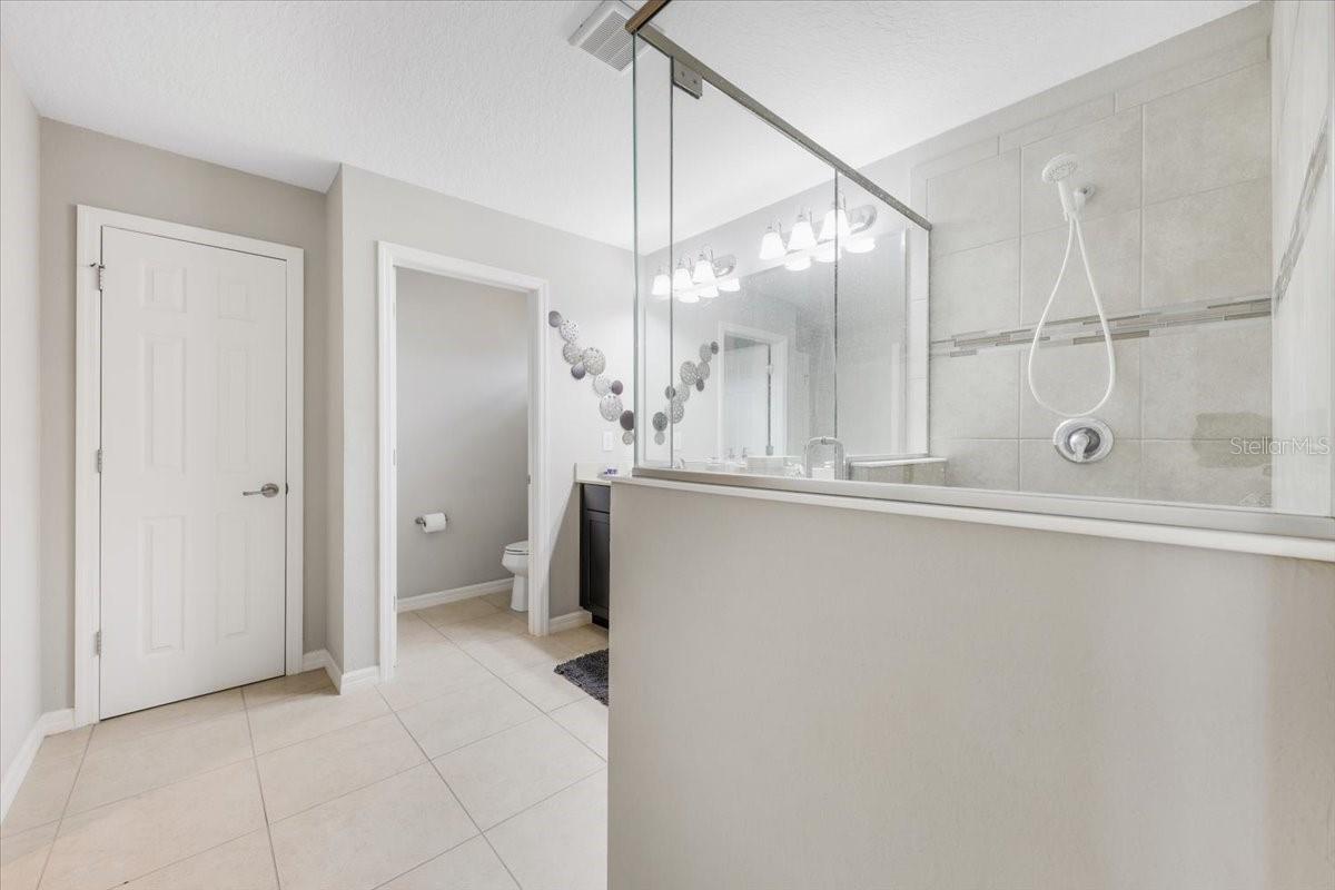 LAUREL ESTATES - Residential Lease