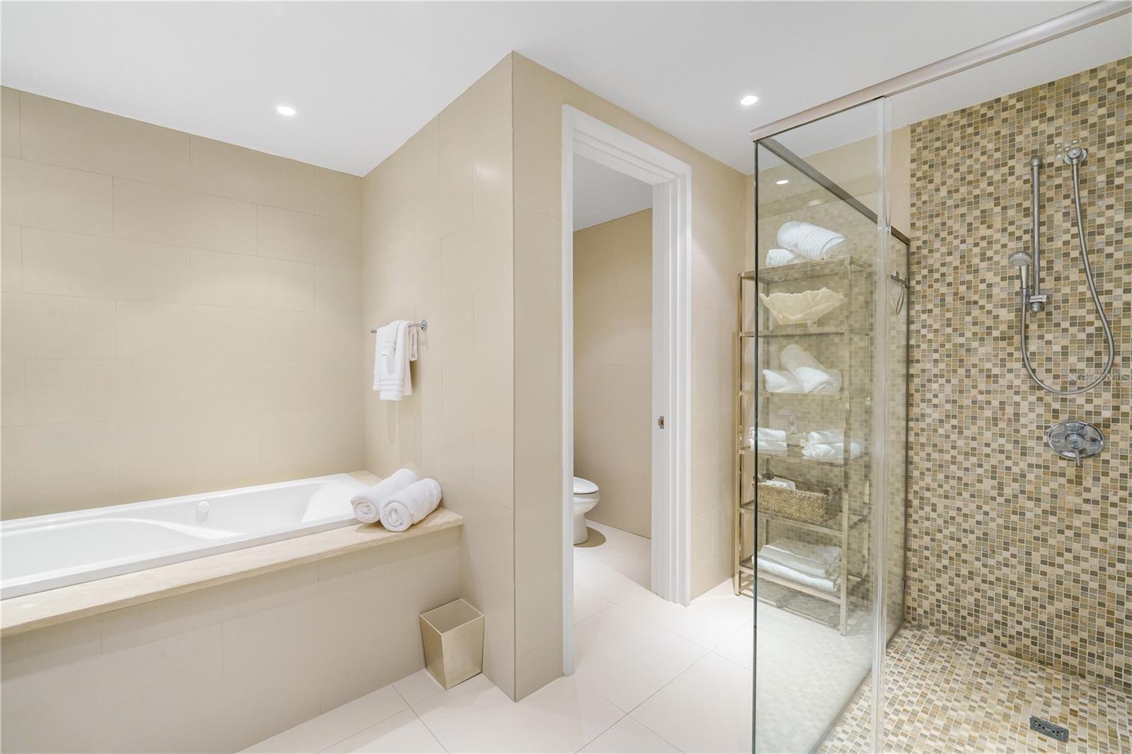 LAS VENTANAS II CONDOMINIUM - Residential