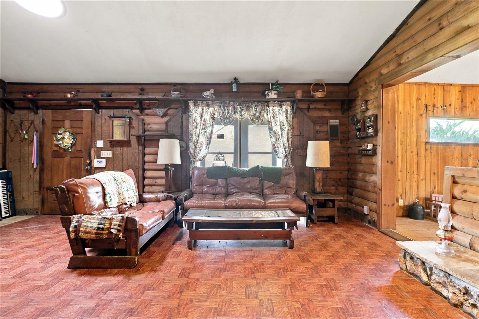 255 PINE OAK LANE