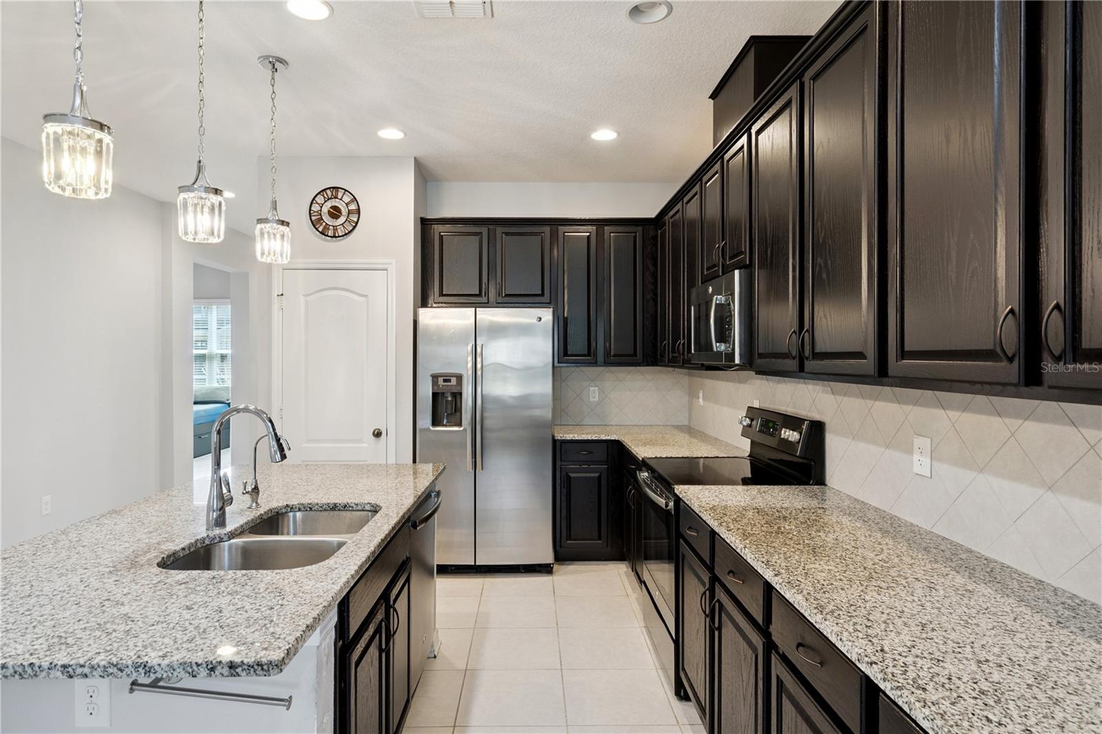 SUMMERLAKE GROVES - Residential