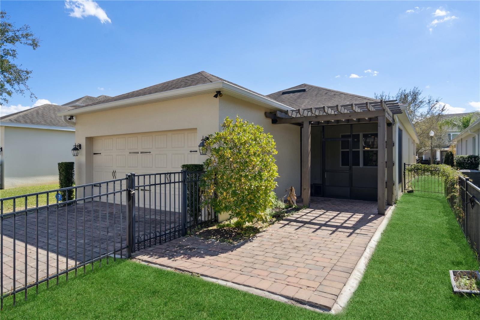 SUMMERLAKE GROVES - Residential