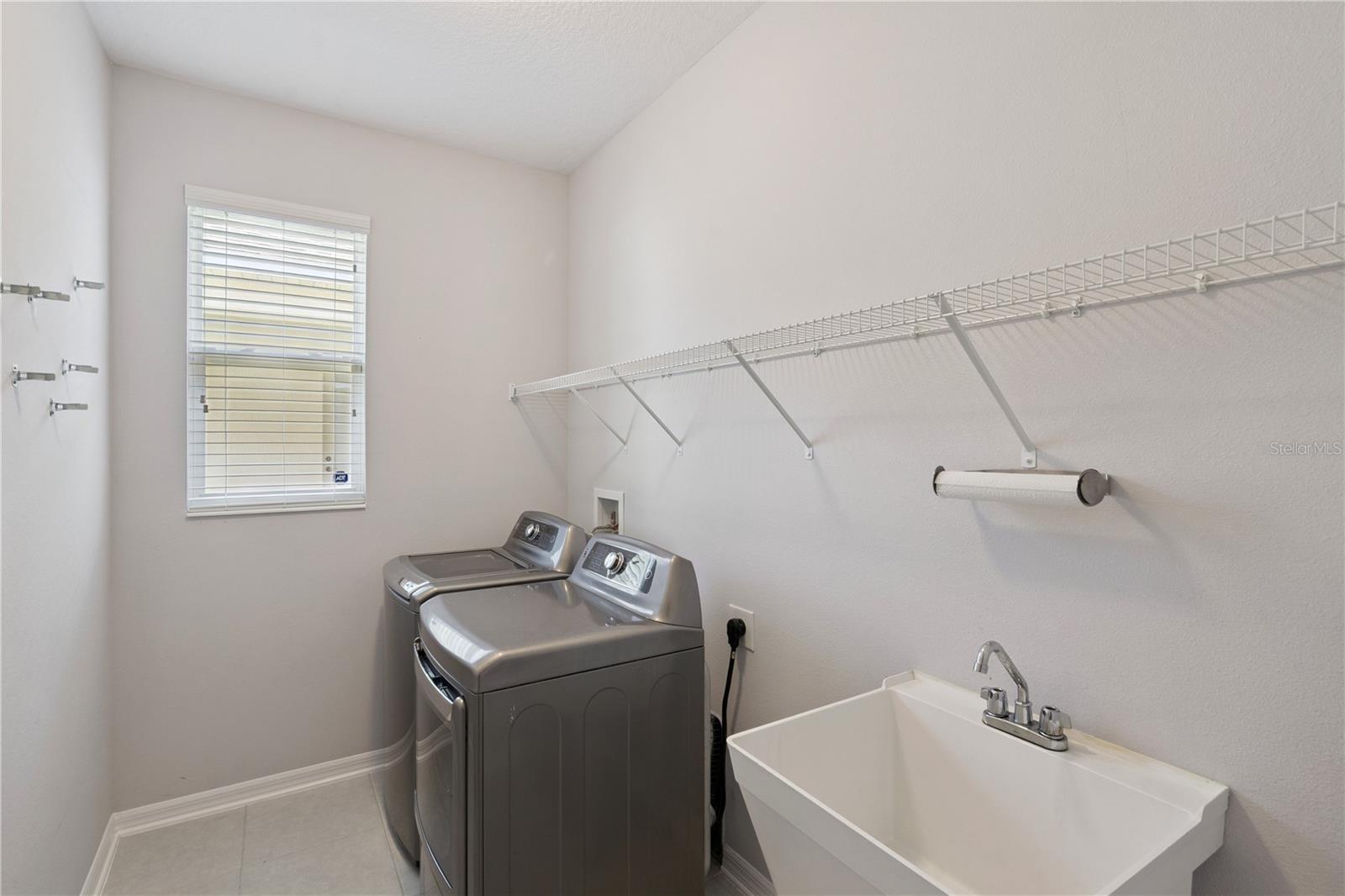 SUMMERLAKE GROVES - Residential